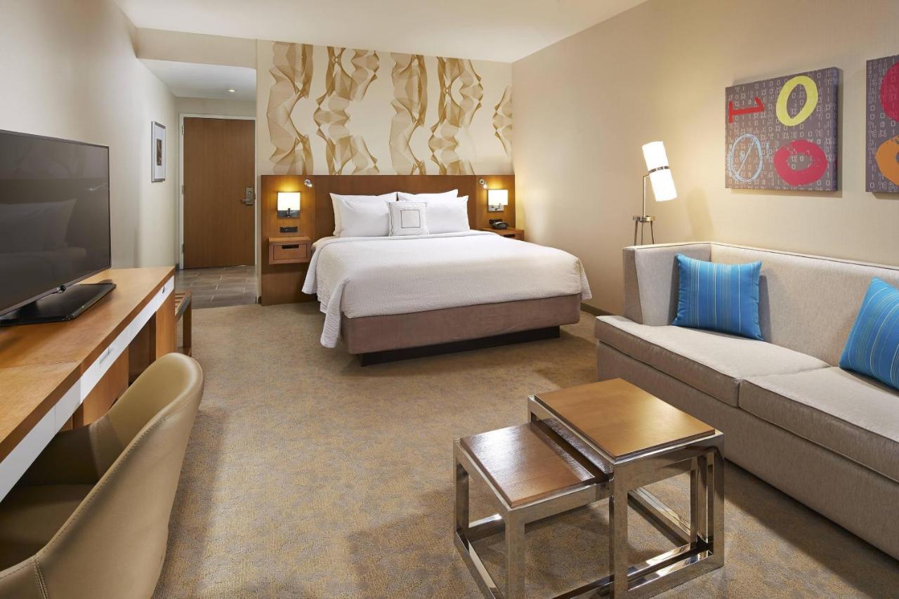 คอร์ตยาร์ด ซันนีเวล เมาน์เท่น วิว Hotel ภายนอก รูปภาพ