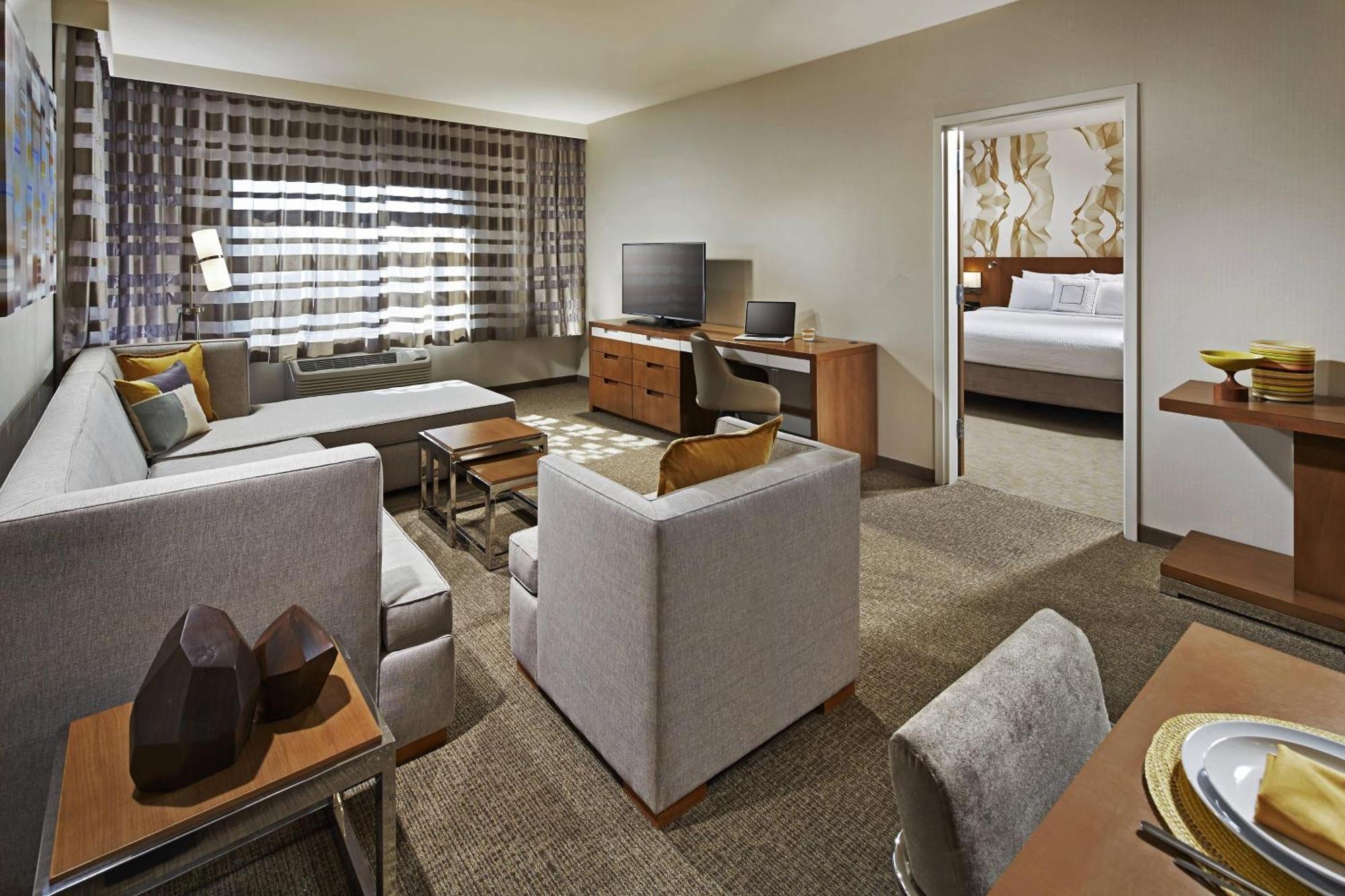คอร์ตยาร์ด ซันนีเวล เมาน์เท่น วิว Hotel ภายนอก รูปภาพ