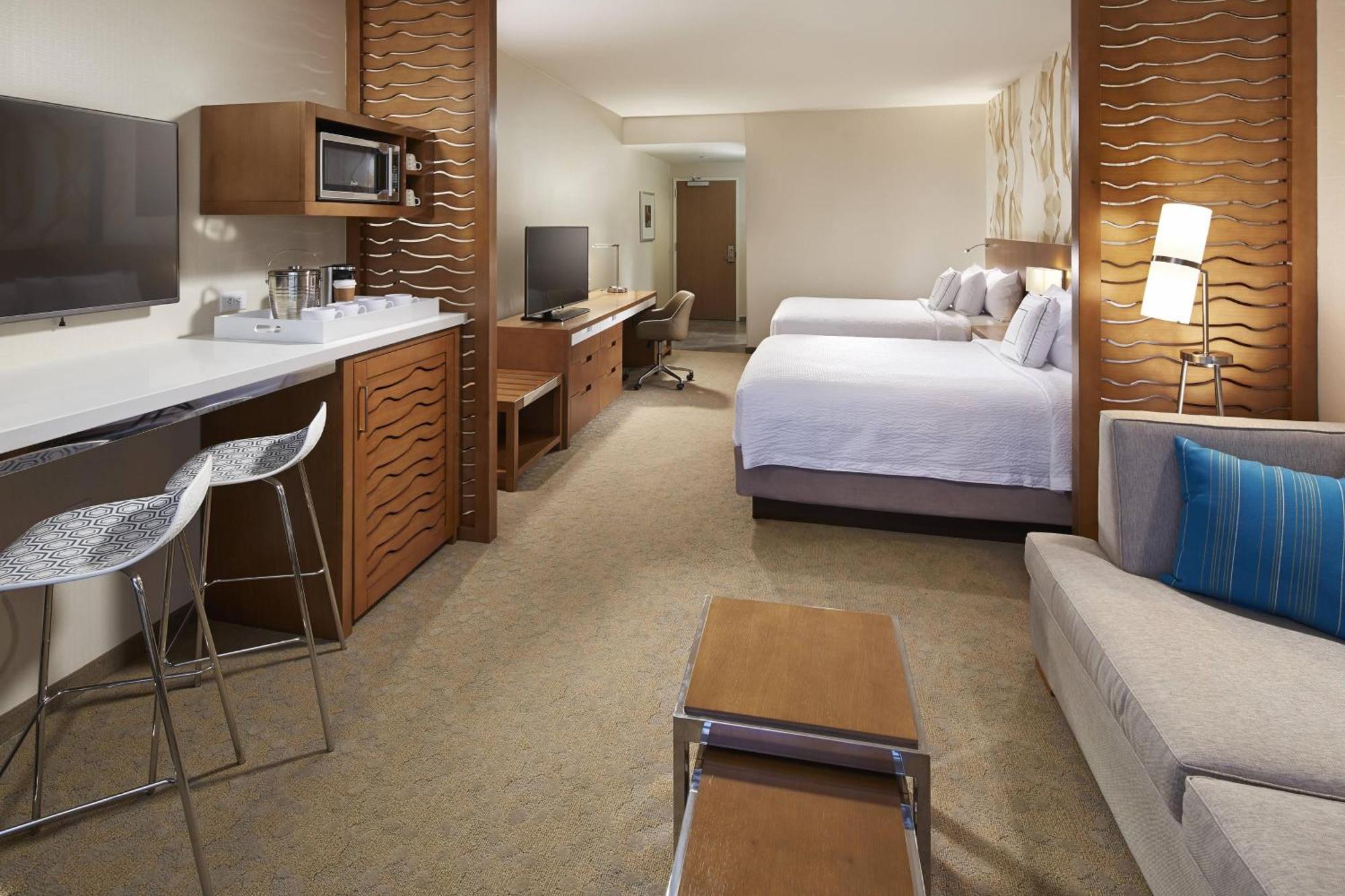 คอร์ตยาร์ด ซันนีเวล เมาน์เท่น วิว Hotel ภายนอก รูปภาพ